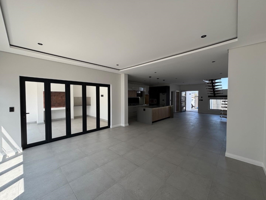 4 Bedroom Property for Sale in Sandown Western Cape